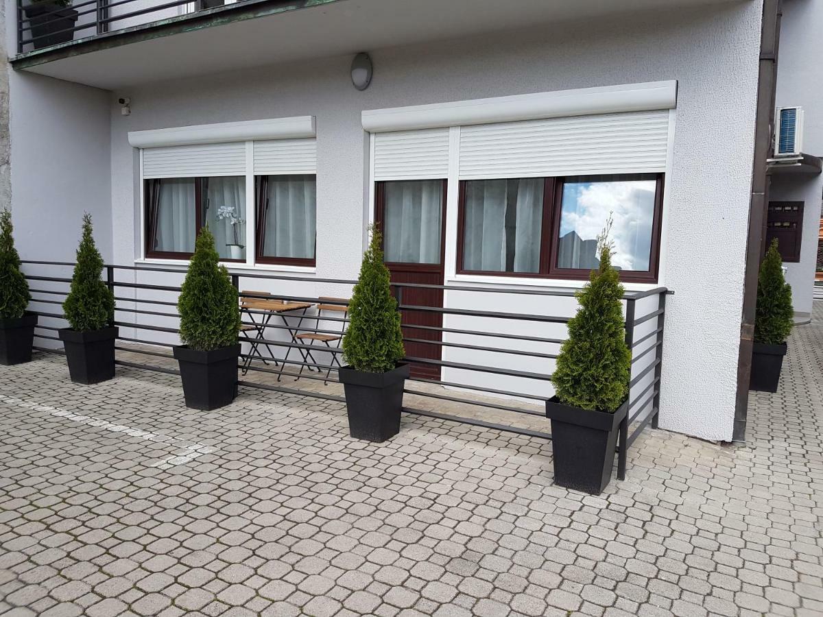 Apartments Spring Cacak Exterior photo