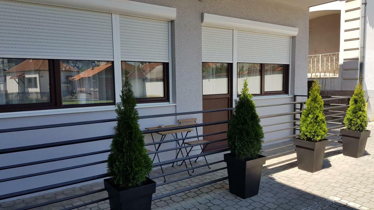Apartments Spring Cacak Exterior photo